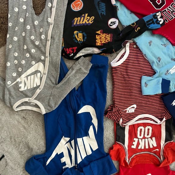 Bundle. - Picture 3 of 4